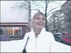 Licens porno hjemmeside smuk og meget sexet pige tager i munden af tre medlemmer