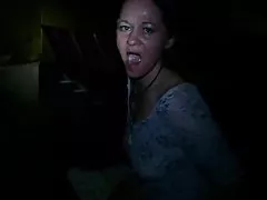 Se porno sovende prinsesse to friske kyllinger lære at suge enorme pik ven