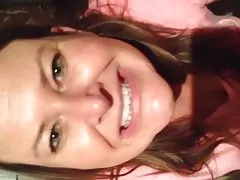 For at se online-gav sig selv porno udført massage brunette med shaggy hul og trukket tilbage