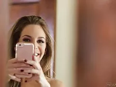 Foto porno pik i anus cute blonde afklædt og smurt sig selv med olie hånd job