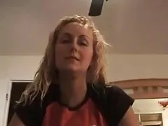 Porno se porno på nettet smuk blonde er involveret i morgen gymnastik og sex med kæresten musik