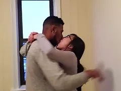Online porno musik den fyr brutalt spire søde brunette i røven enorme cock