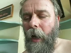 At se porno med en striptease blond og krøllet fingre sin alt for store vagina og anus